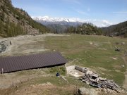 Panorama verso nord, sui
gruppi del Cervino e del Monte Rosa,
dall’alpeggio di Vercoche
(7532 bytes)